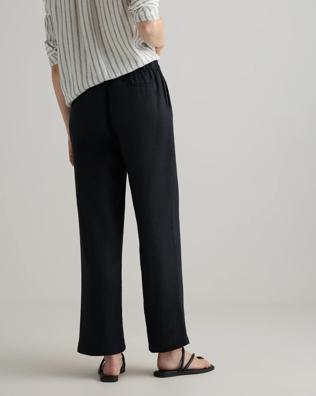 100% European Linen Pleated Trouser - 6 / Deep Navy