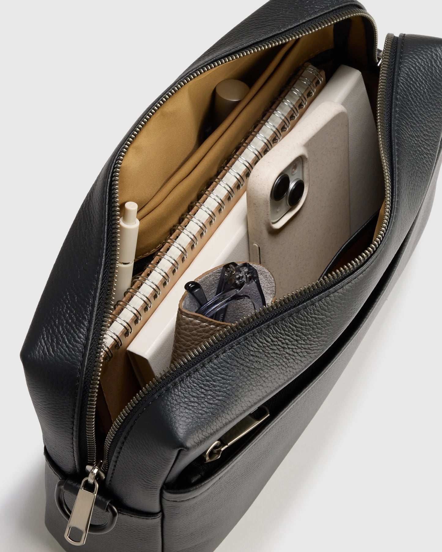 Excursion Italian Leather Crossbody Bag - One Size / Hickory