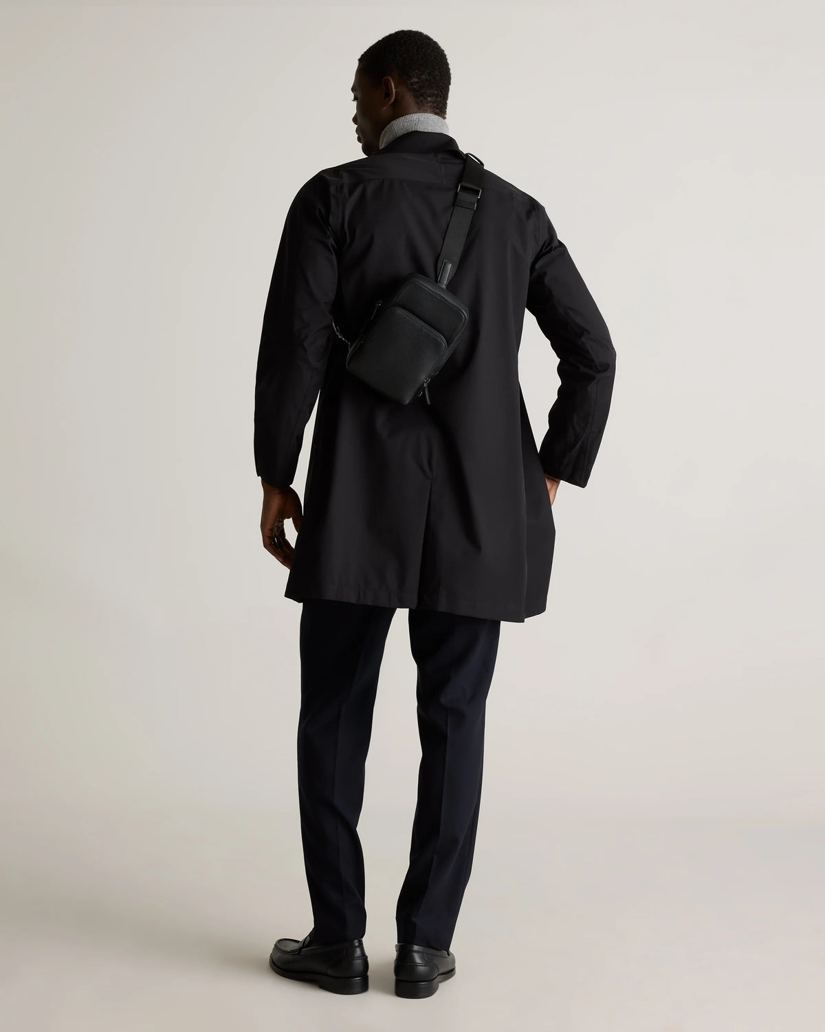 Excursion Italian Leather Sling Pack - One Size / Black