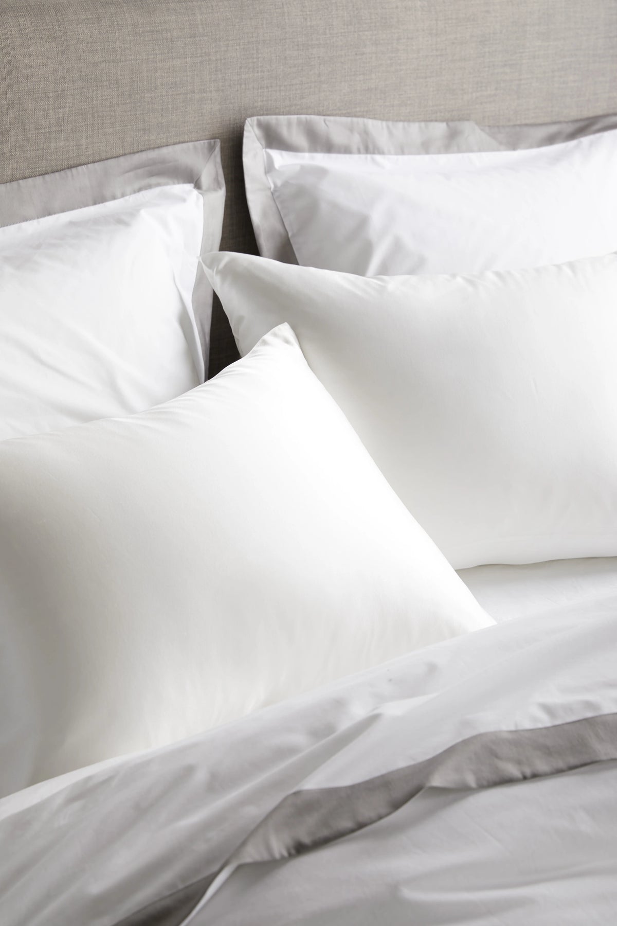 100% Mulberry Silk Pillowcase - Standard / White