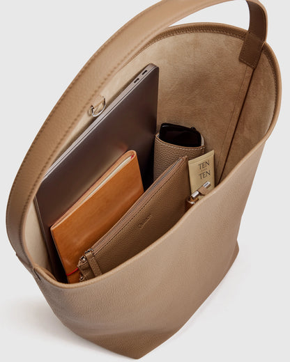 Penelope Large Shoulder Bag - One Size / Warm Taupe