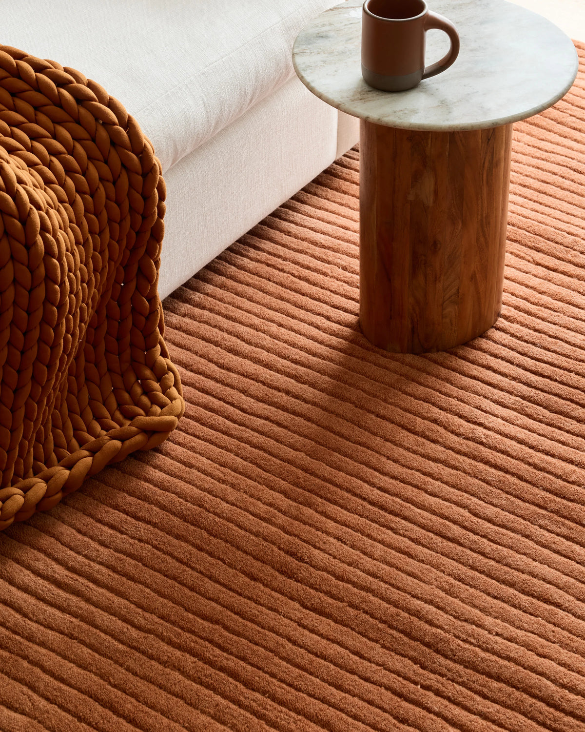 Remington Hand-Loomed Wool Rug - 2' x 4' / Rust