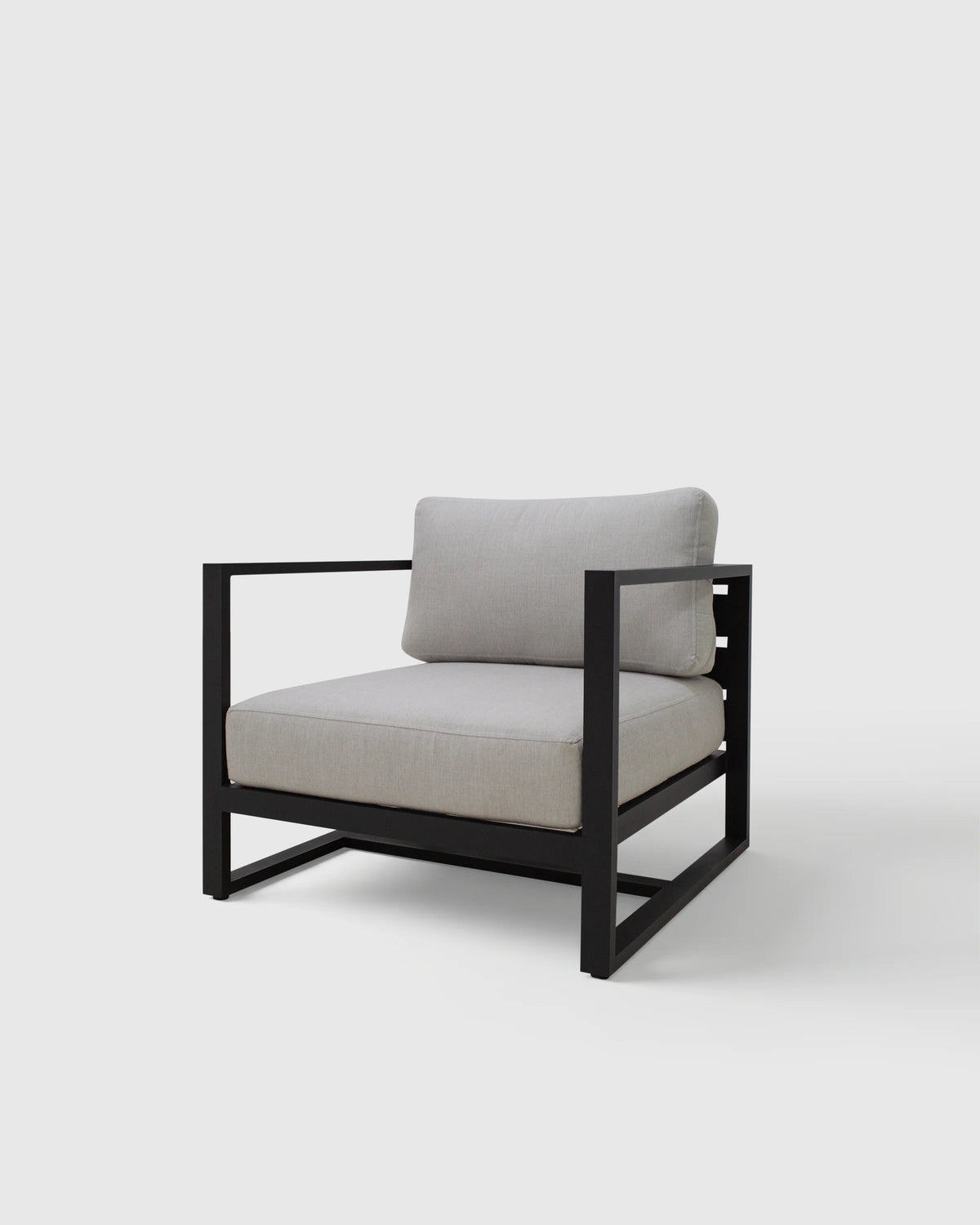 Linear Aluminum Outdoor Lounge Chair - One Size / Dark Charcoal