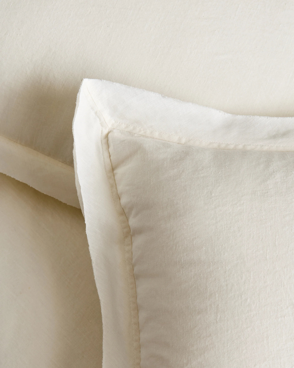 European Linen Double Flange Deluxe Bedding Bundle - Twin / White