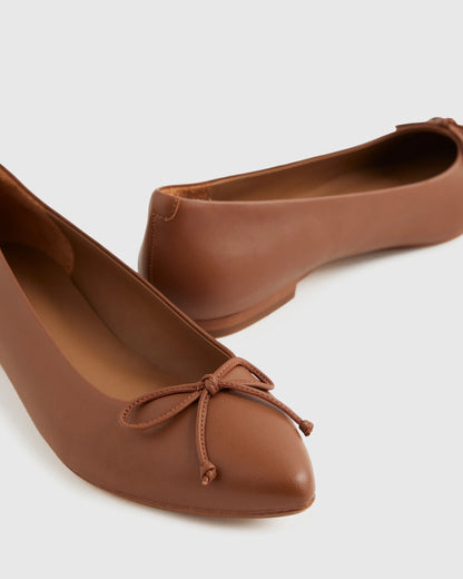 Italian Leather Pointed Bow Flat - 5 / Shell Pink