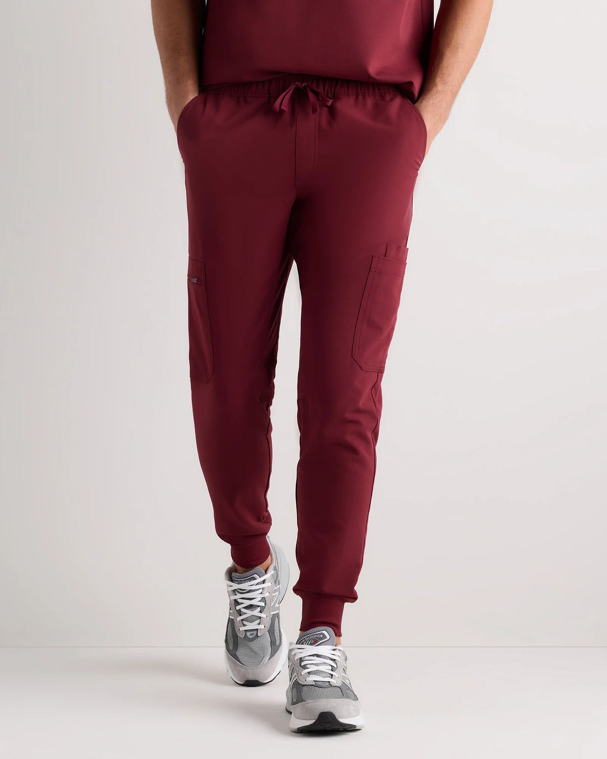 AeraFlex Scrub Joggers - S / Bold Black