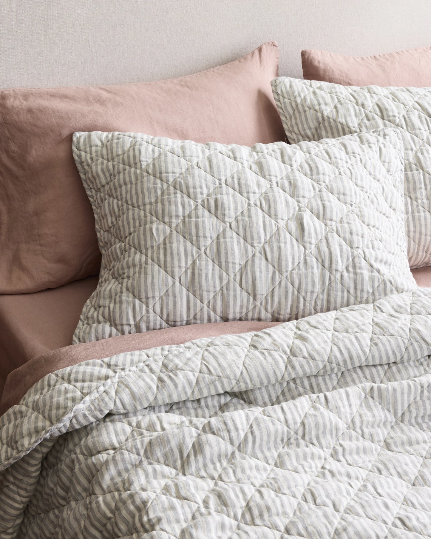 European Linen Stripe Quilt - Twin / Mist/White Stripe