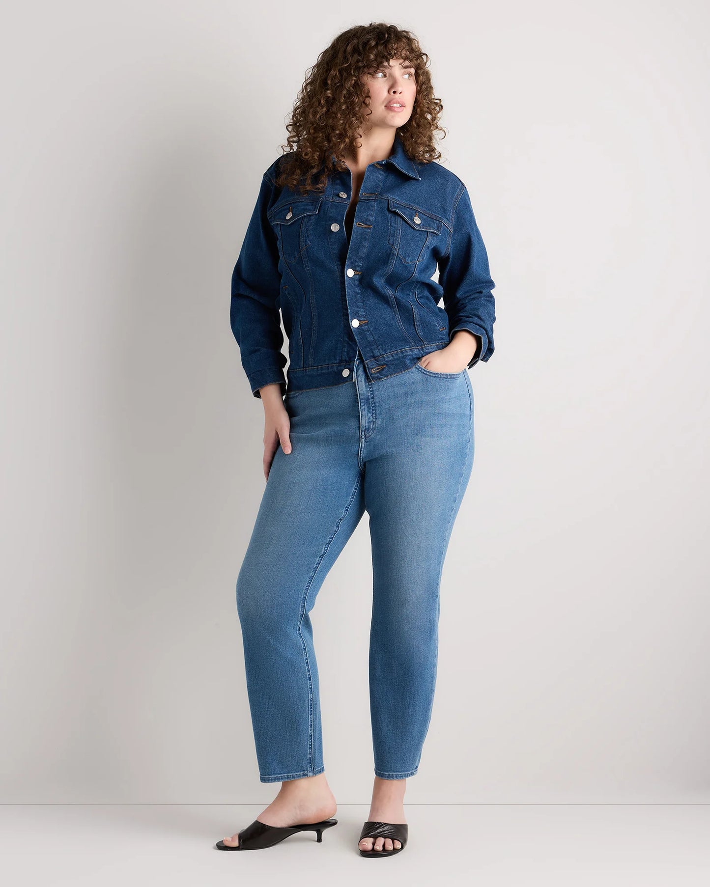 Bella Stretch Skinny Jeans - 33 / Black