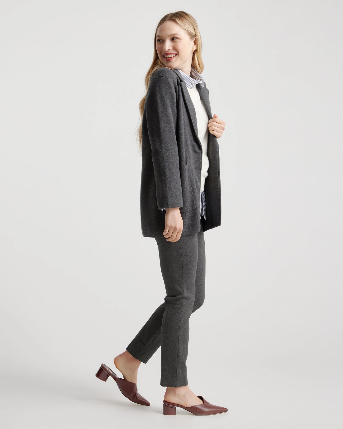 Ultra-Stretch Ponte Pintuck Ankle Pants - XS / Black
