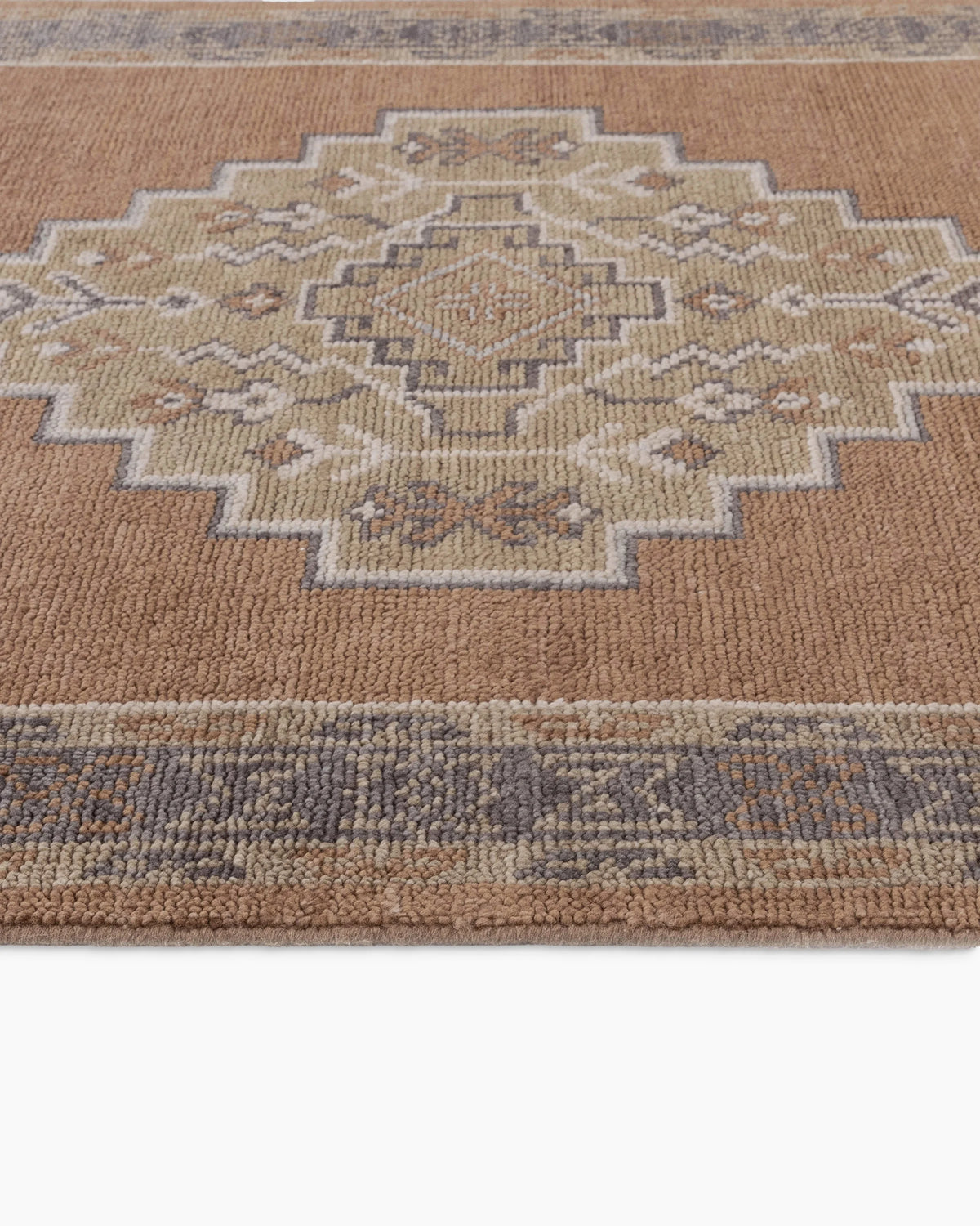 Chloe Hand-Knotted Wool Rug - 5' x 8' / Cognac