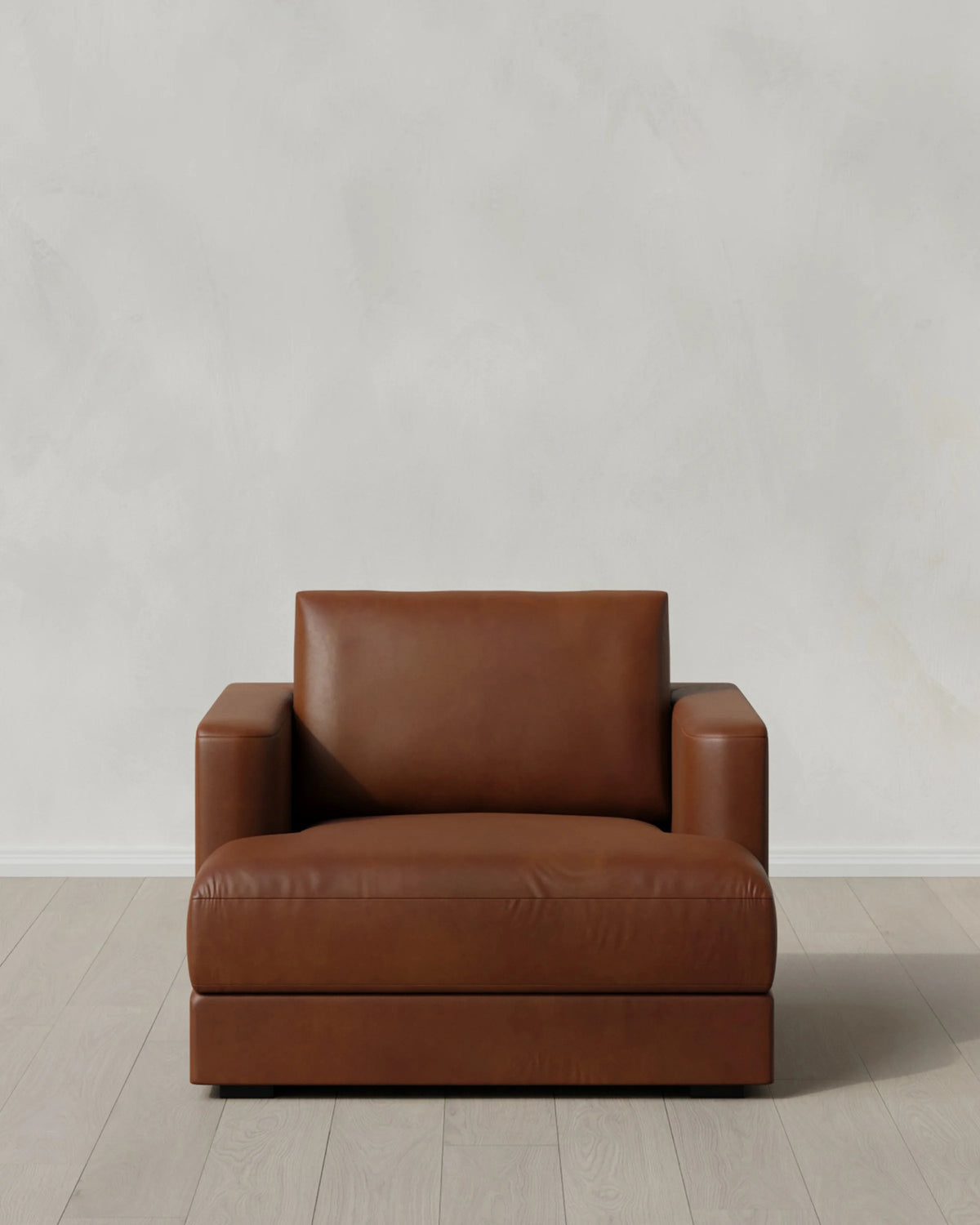Sierra Curved Arm Accent Chair in Leather - One Size / Scotch