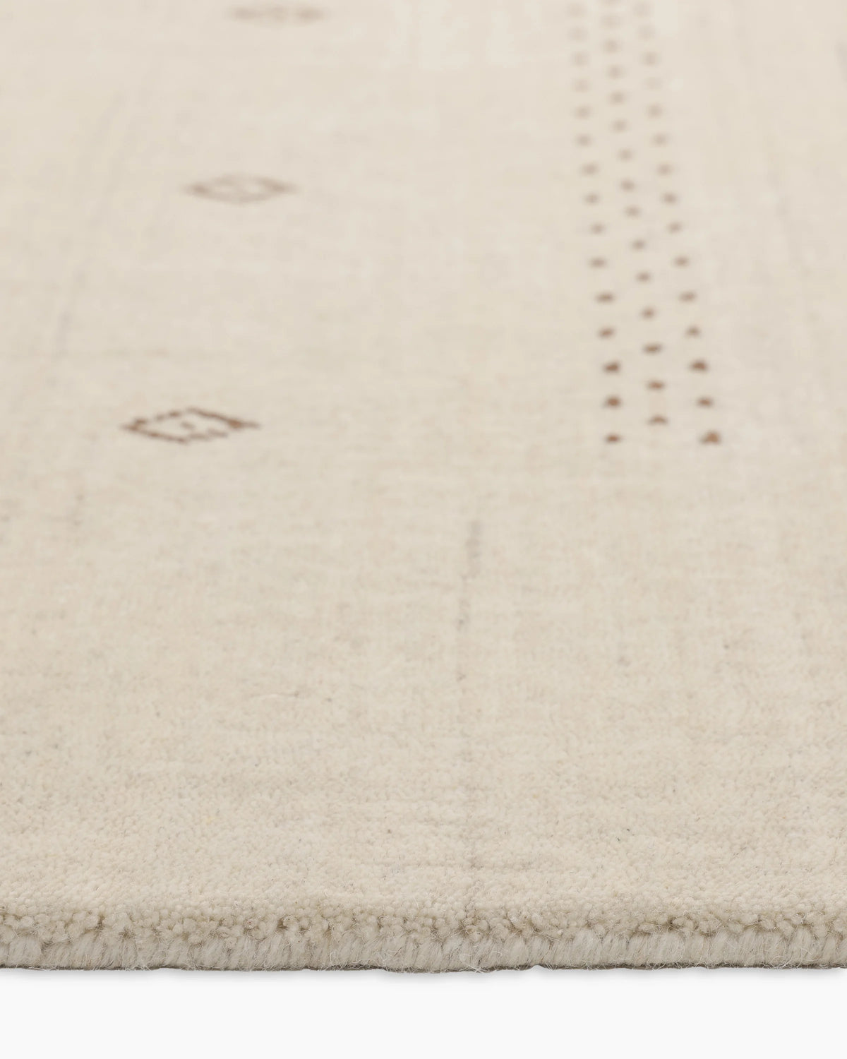 Dakota Hand-Loomed Wool Rug - 4' x 6' / Ivory