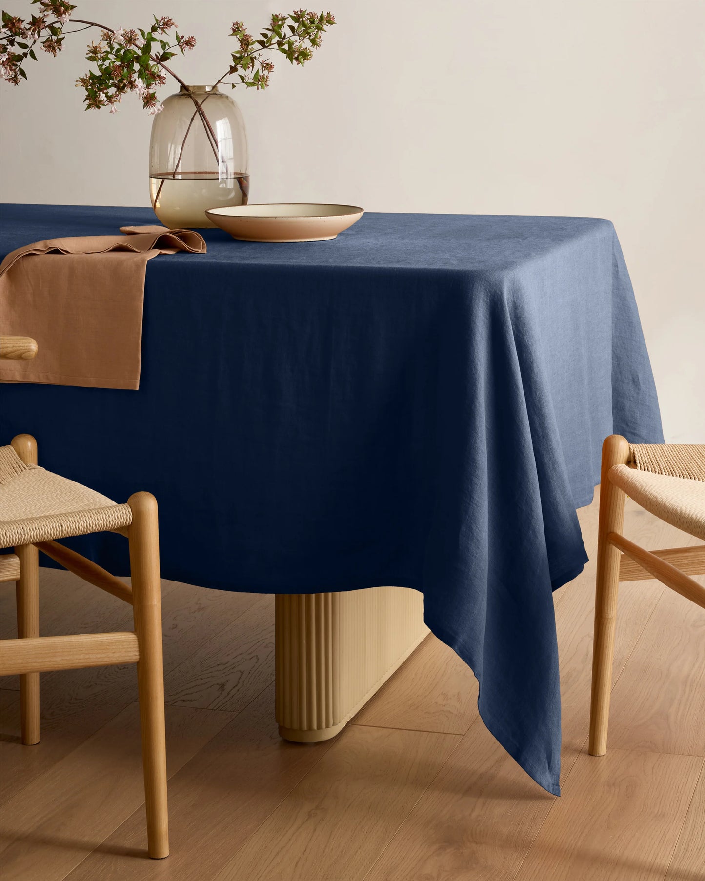 European Linen Tablecloth - 70x90" / Willowleaf Gingham
