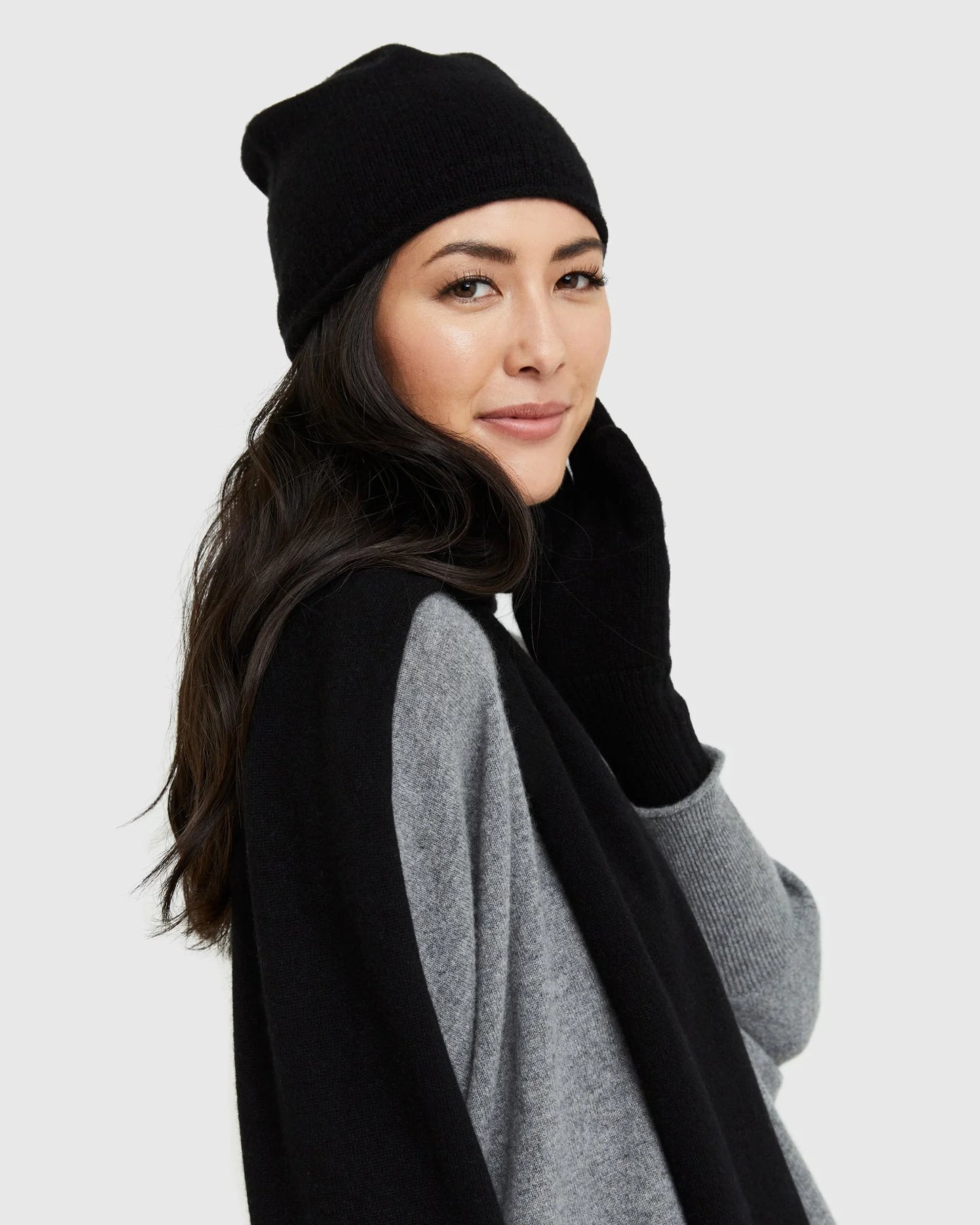 Mongolian Cashmere Slouchy Beanie - One Size / Black