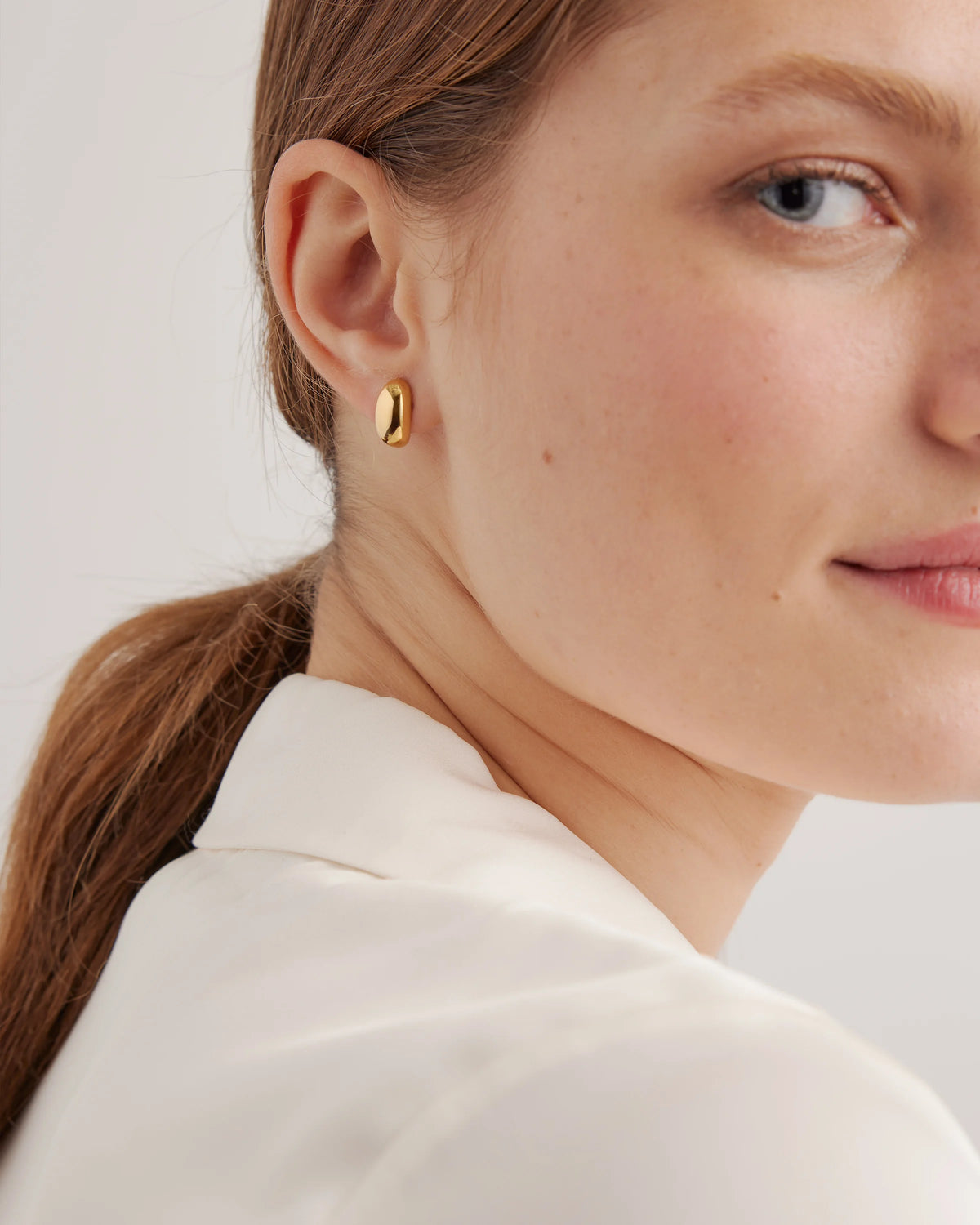 Globe Huggie Hoops - One Size / Gold Vermeil