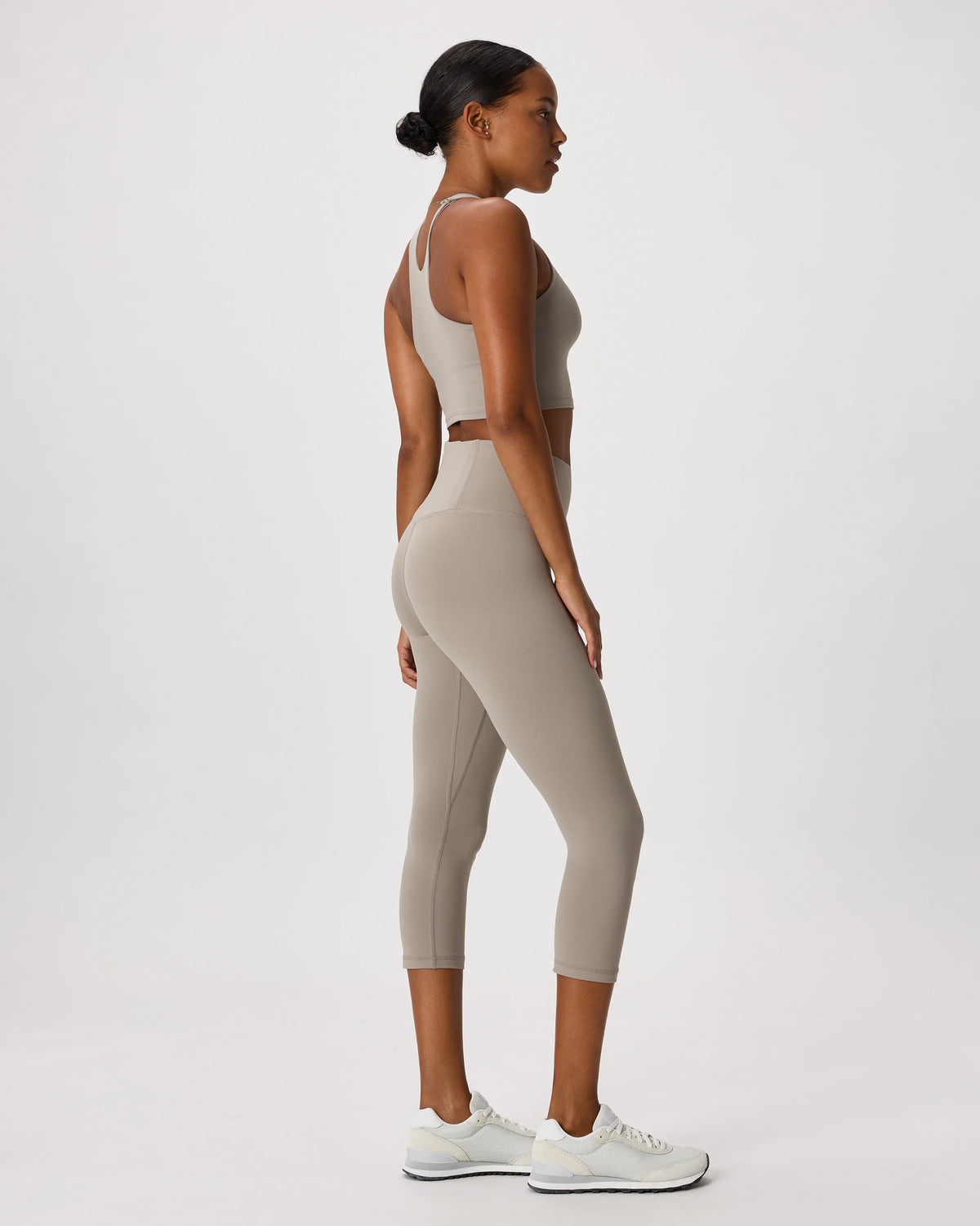 Ultra-Form High-Rise Capri - XS / Dark Coal