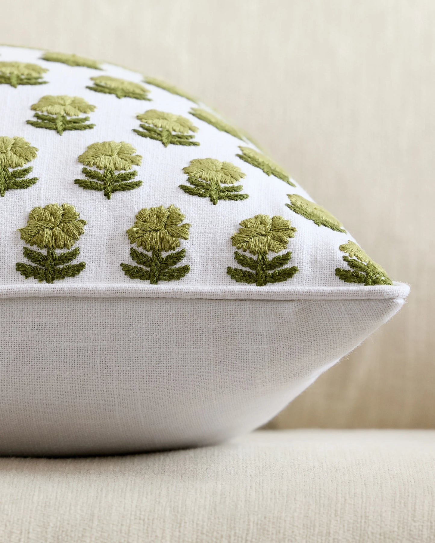 Embroidered Floral Cotton Pillow Cover - 20x20 / Green