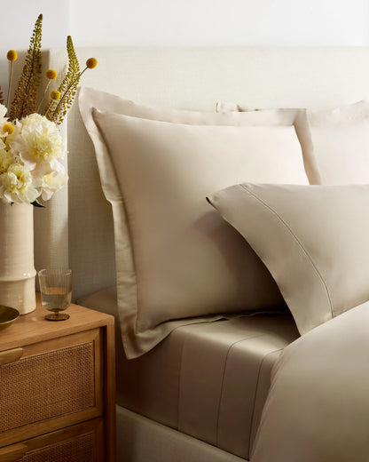 Signature Giza Cotton Sateen Pillowcase Set - Standard / White