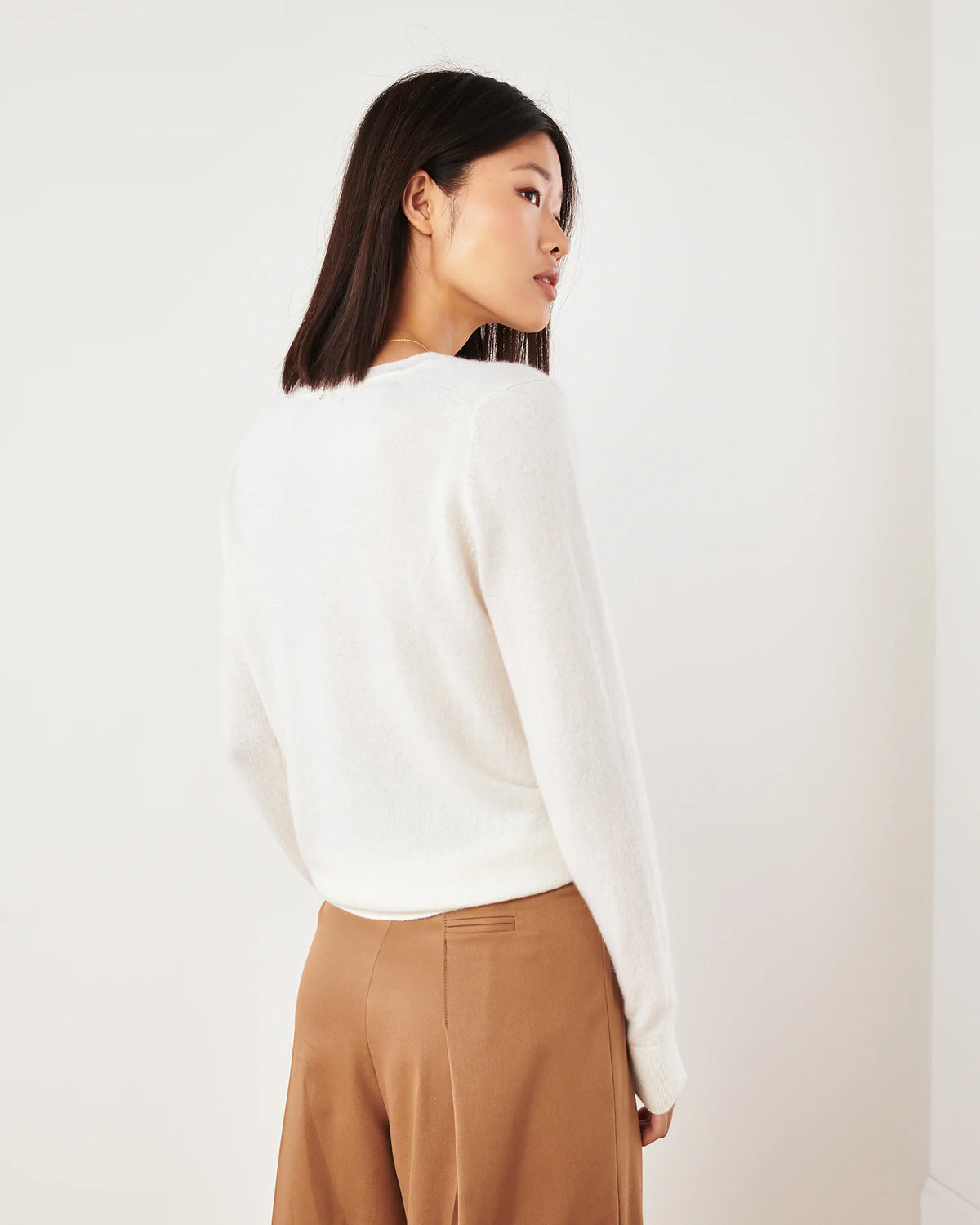 Mongolian Cashmere V-Neck Sweater - XS / Rich Burgundy