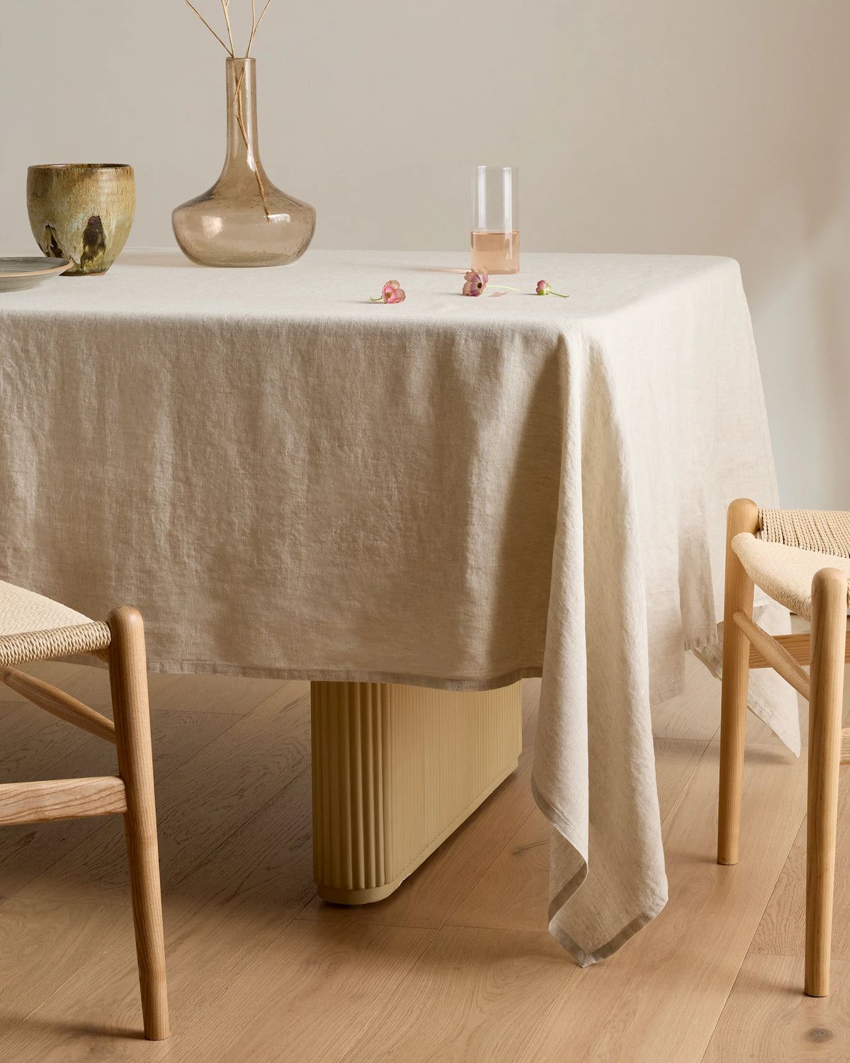 European Linen Tablecloth - 70x90" / Willowleaf Gingham