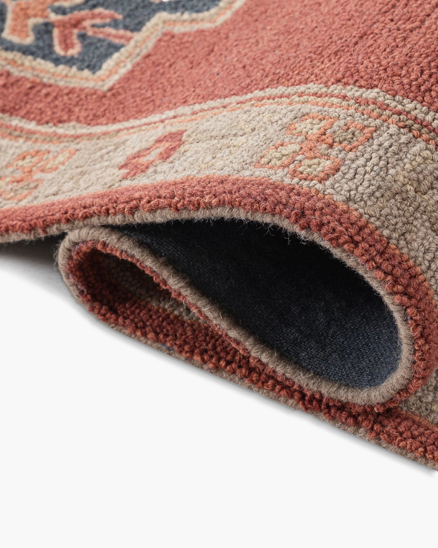 Lilia Wool Rug - 3' x 5' / Red