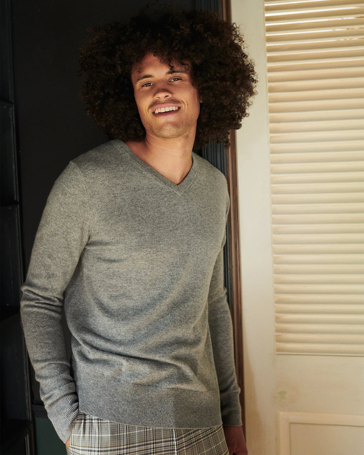 Mongolian Spring Cashmere V-Neck Sweater - S / Heather Grey