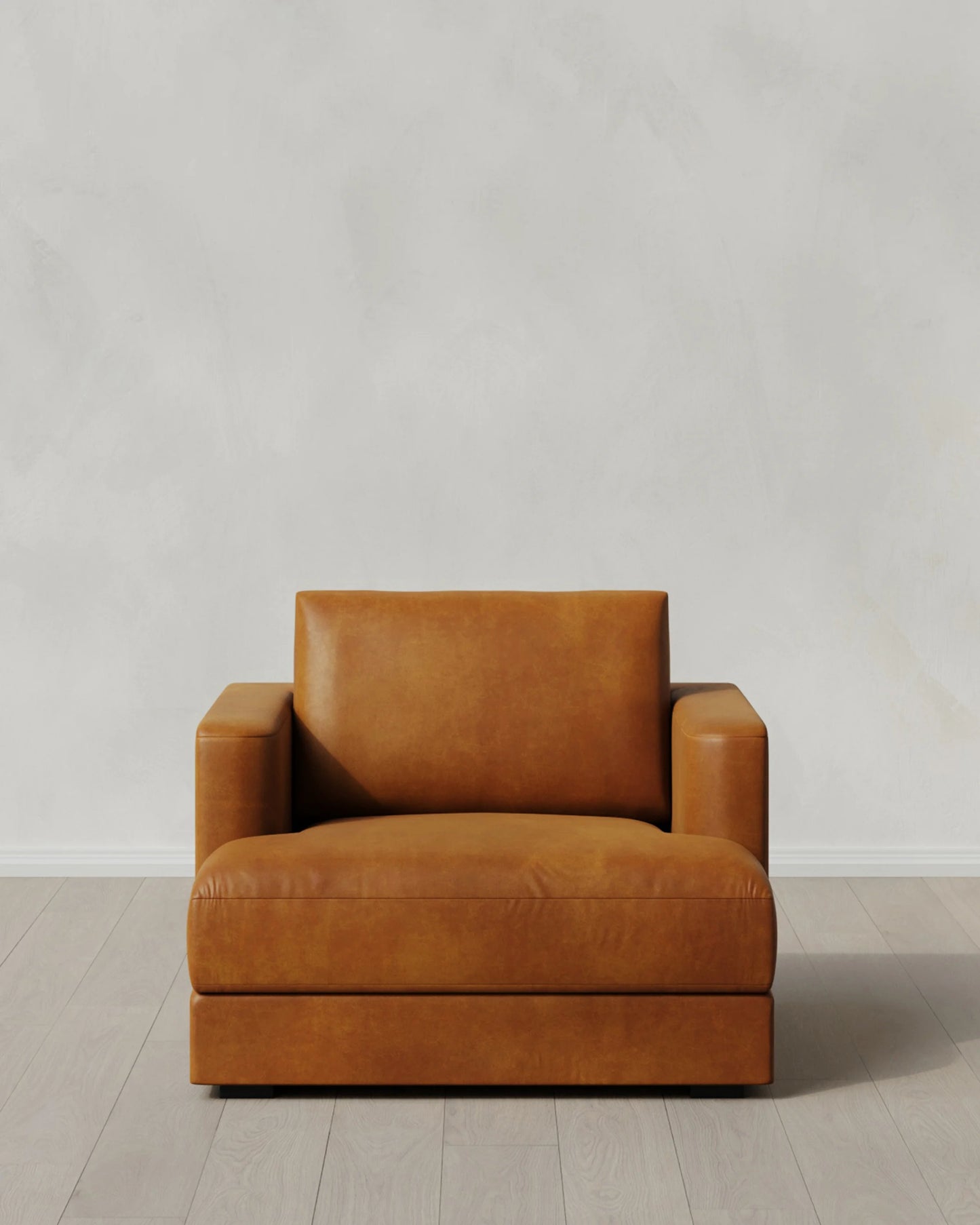Sierra Curved Arm Accent Chair in Leather - One Size / Scotch