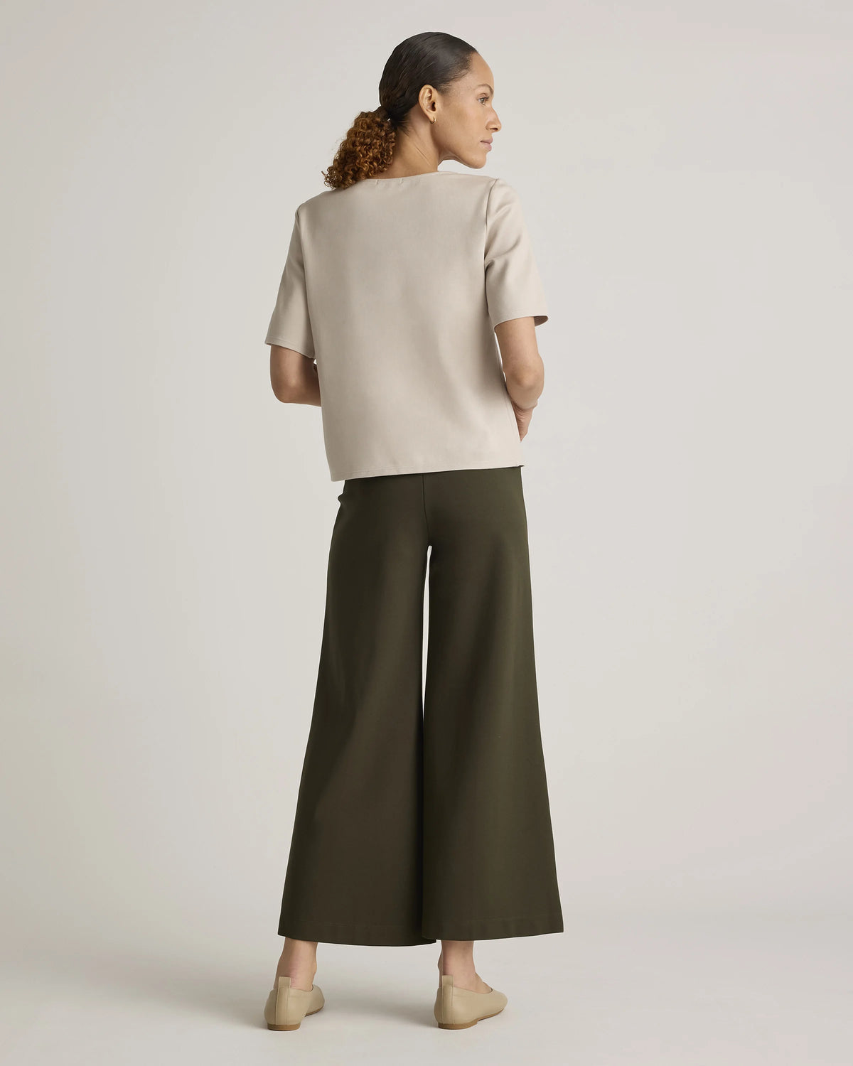 Ultra-Stretch Ponte Short Sleeve Top - XS / Black