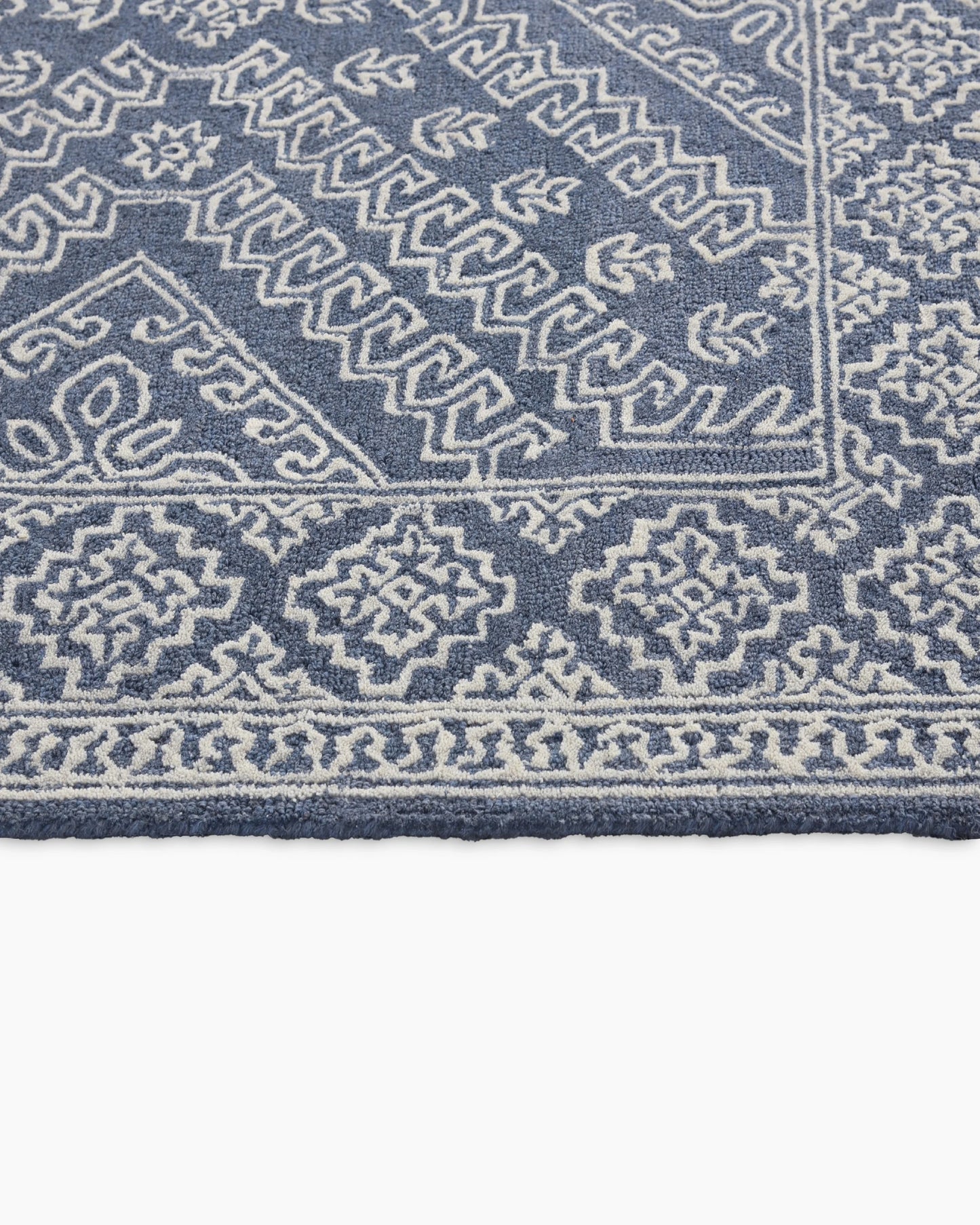 Maisie Tufted Wool Rug - 3' x 5' / Sky Blue