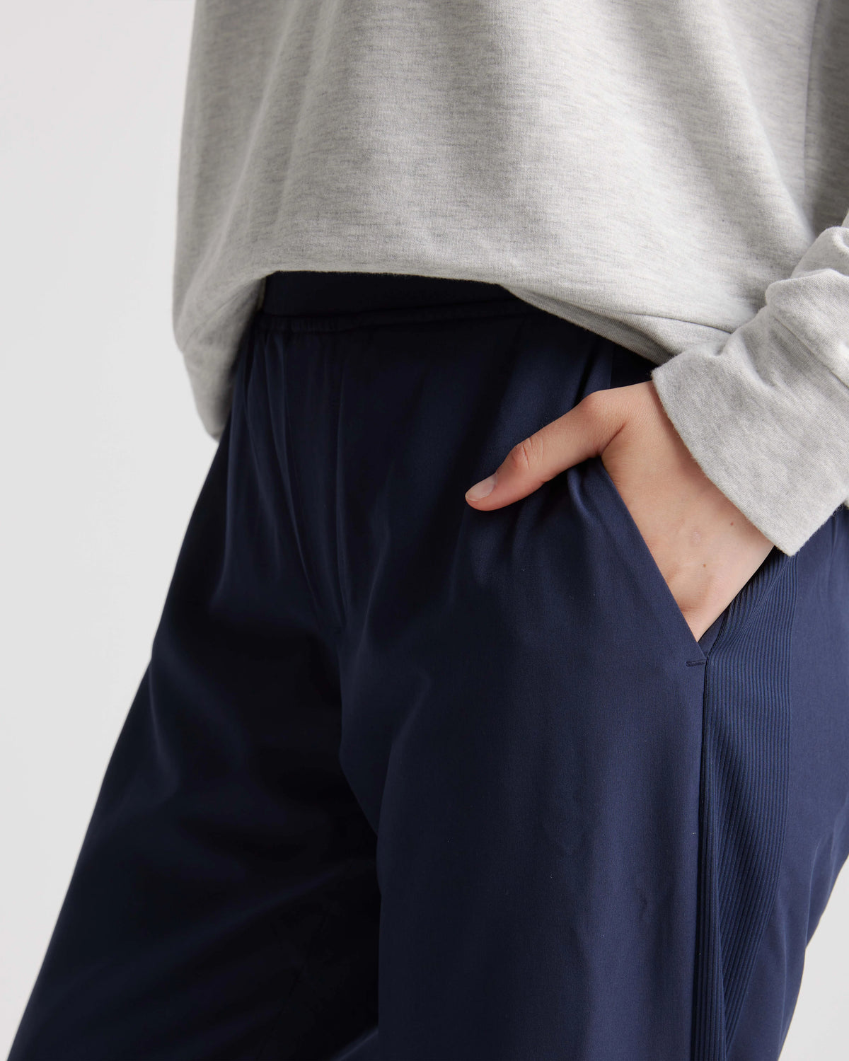 Performance Tech Ankle Pants - XS / Navy