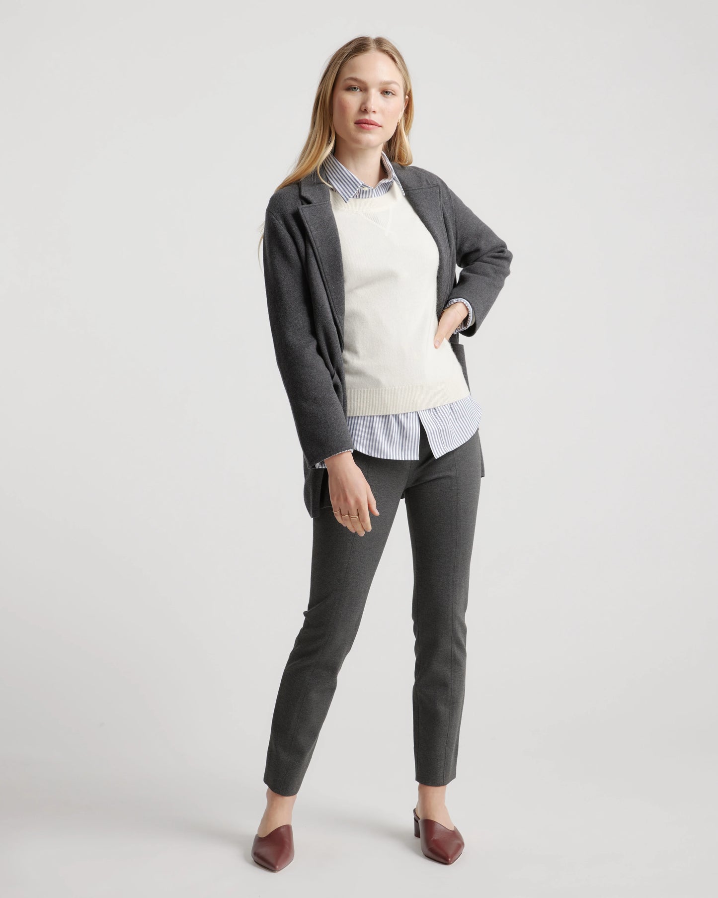 Ultra-Stretch Ponte Pintuck Ankle Pants - XS / Black
