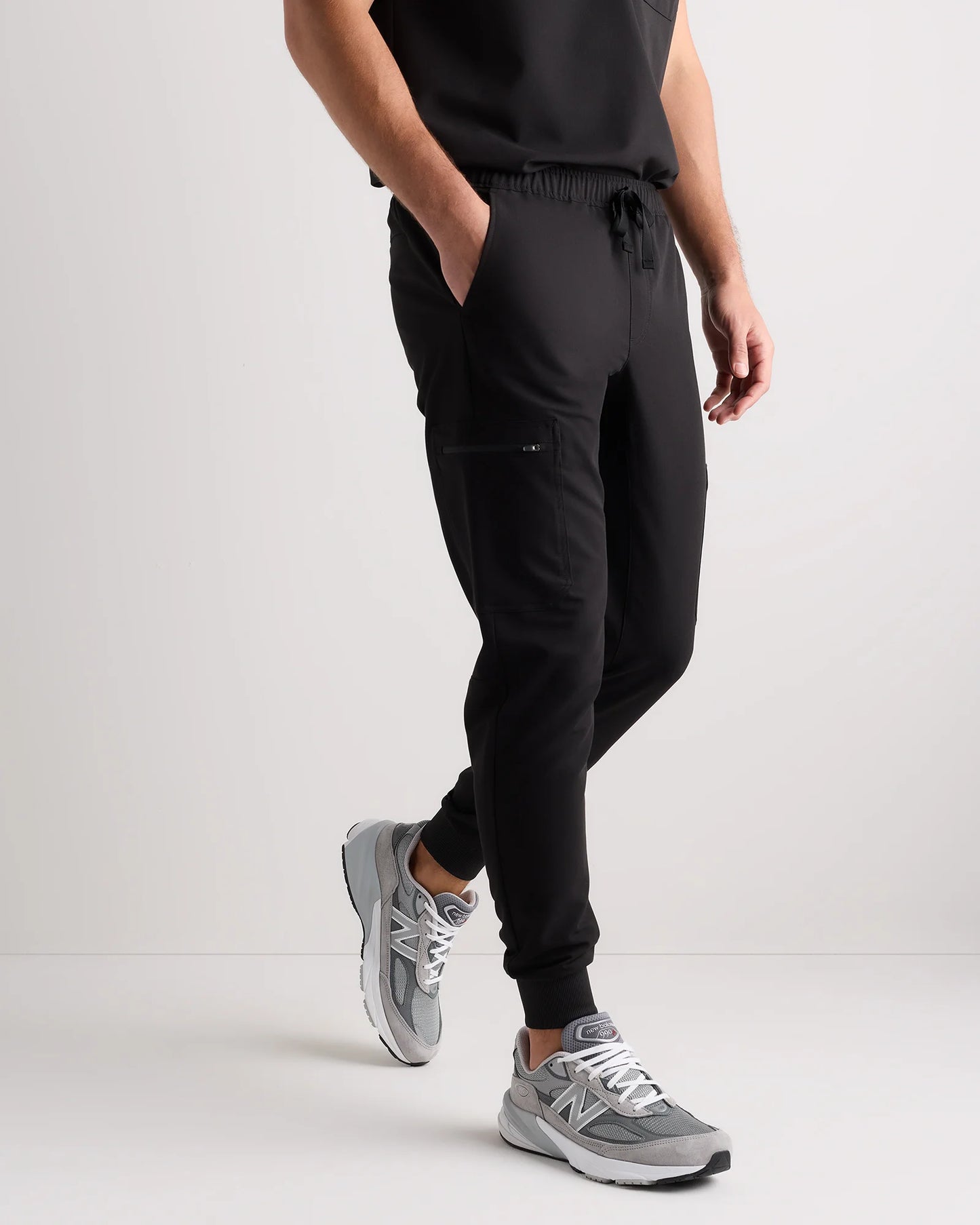 AeraFlex Scrub Joggers - S / Bold Black