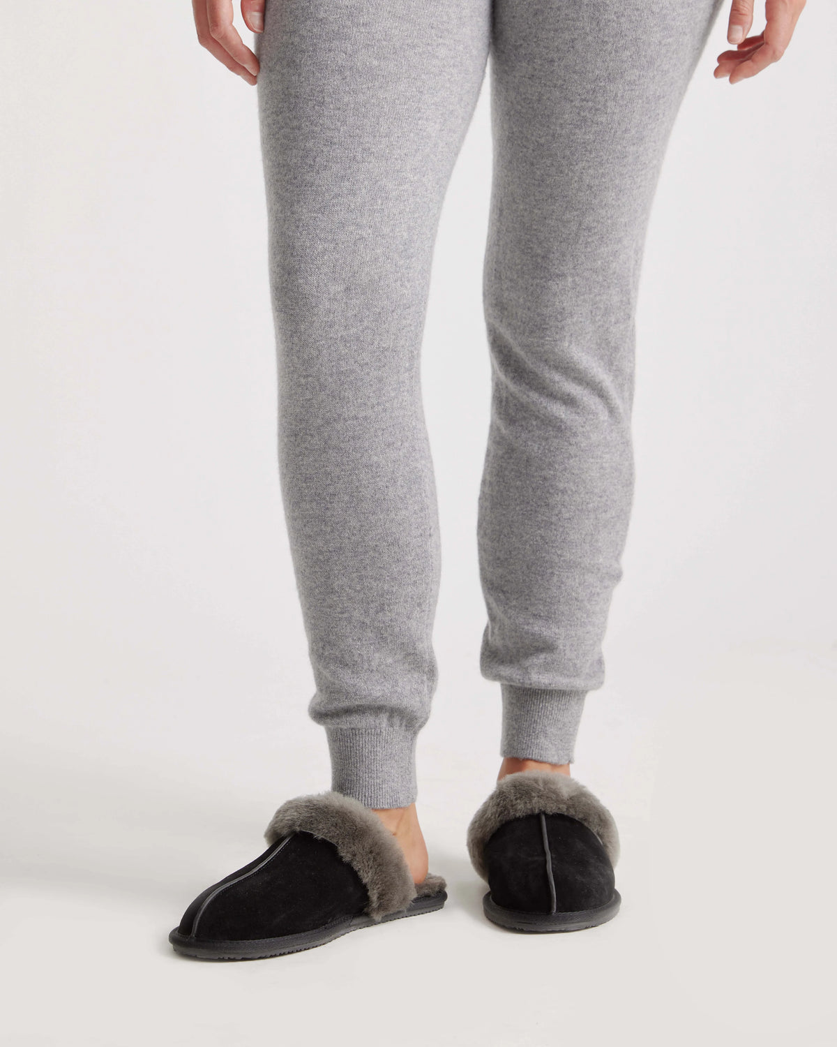 Australian Shearling Scuff Slipper - 6 / Black