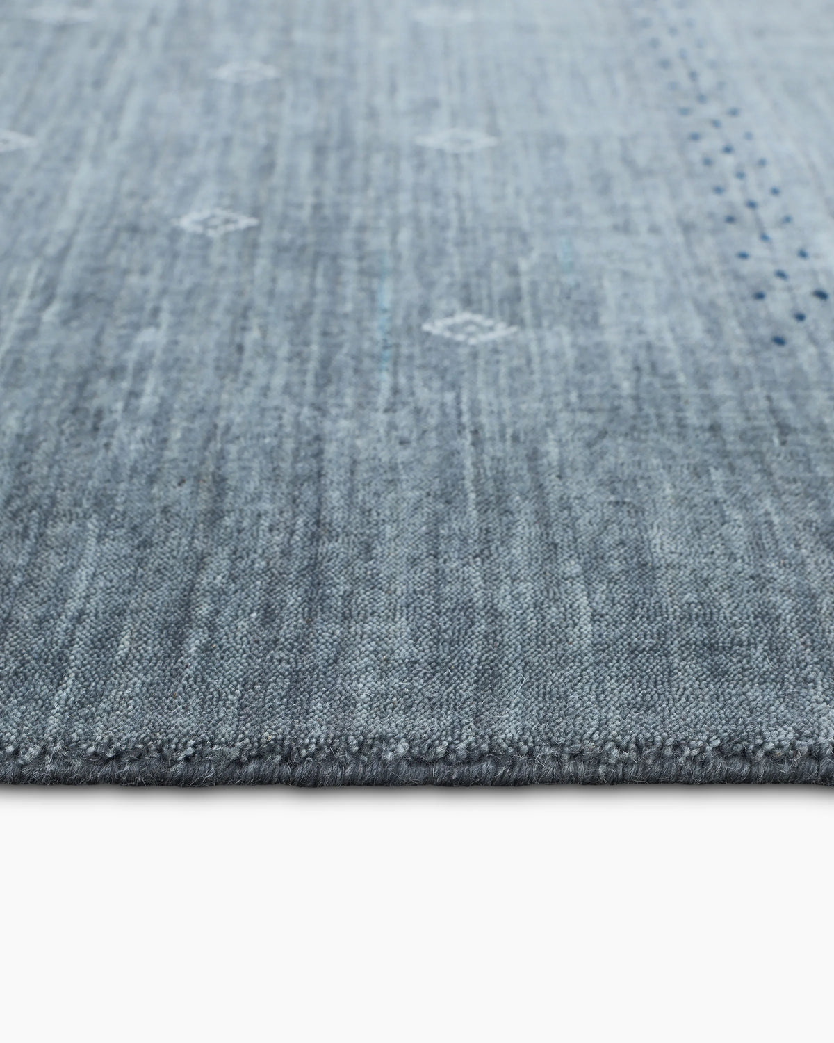 Dakota Hand-Loomed Wool Rug - 4' x 6' / Ivory