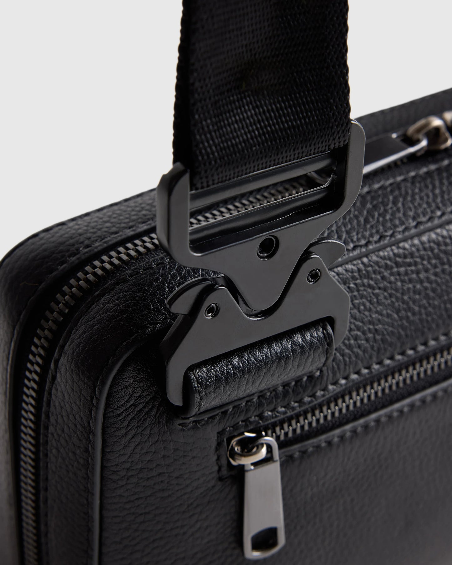 Excursion Italian Leather Sling - One Size / Hickory