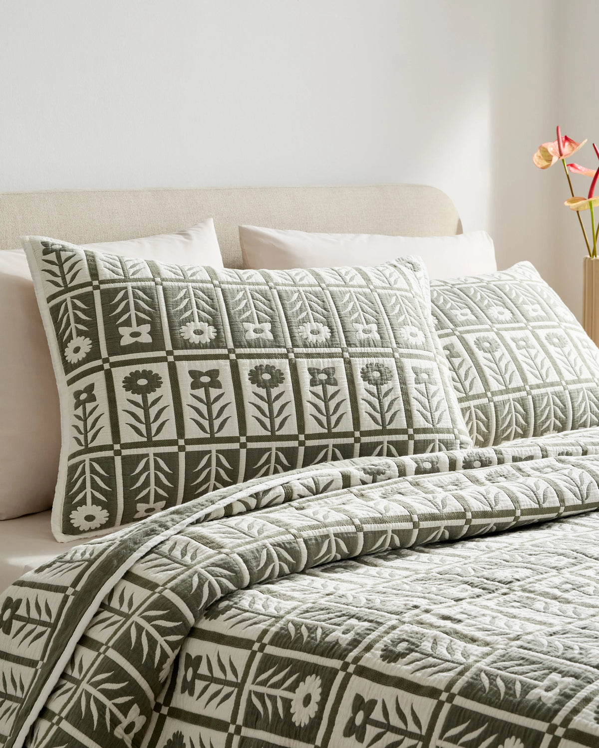 Organic Cotton Jacquard Floral Coverlet - Twin / Blue Fog