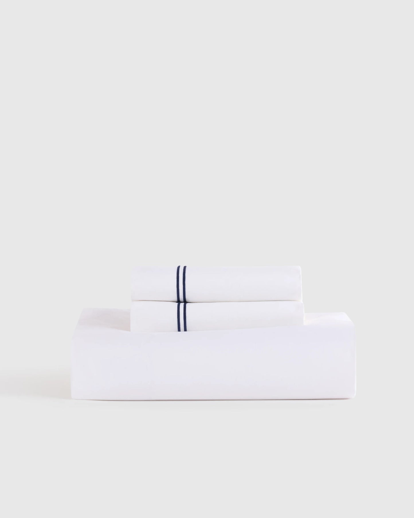 Organic Crisp Percale Embellished Fitted Sheet Set - Twin / White/Navy