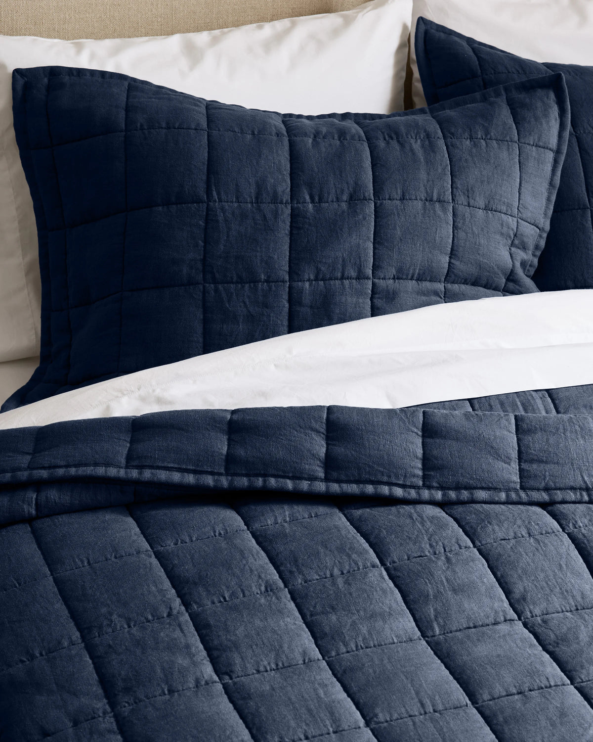European Linen Box Quilted Sham Set - Standard / White