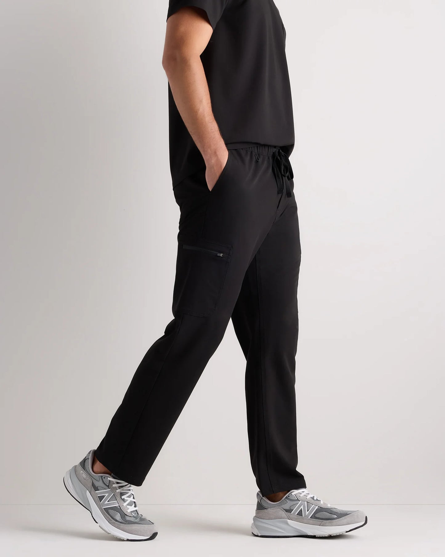 AeraFlex Scrub Cargo Pants - S / Bold Black