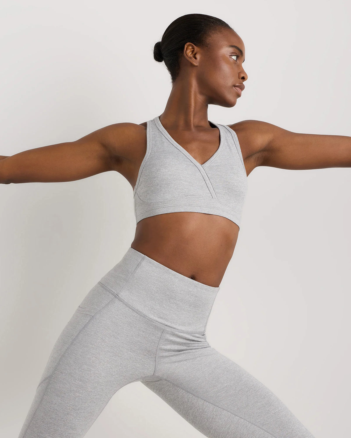 Ultra-Soft V-Neck Racerback Bra - XS / Heather Black