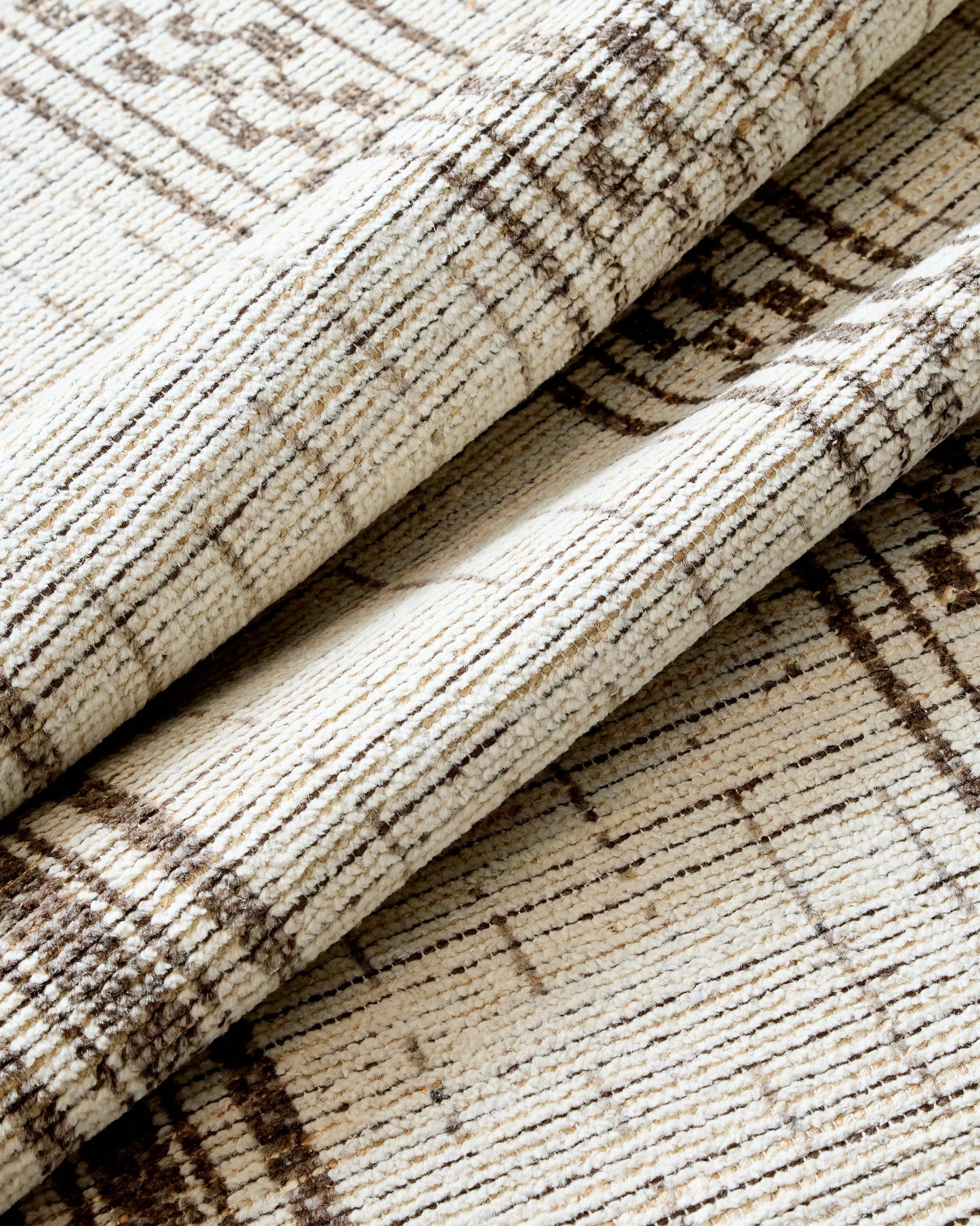 Nahla Hand-Knotted Wool Rug - 5' x 8' / Beige