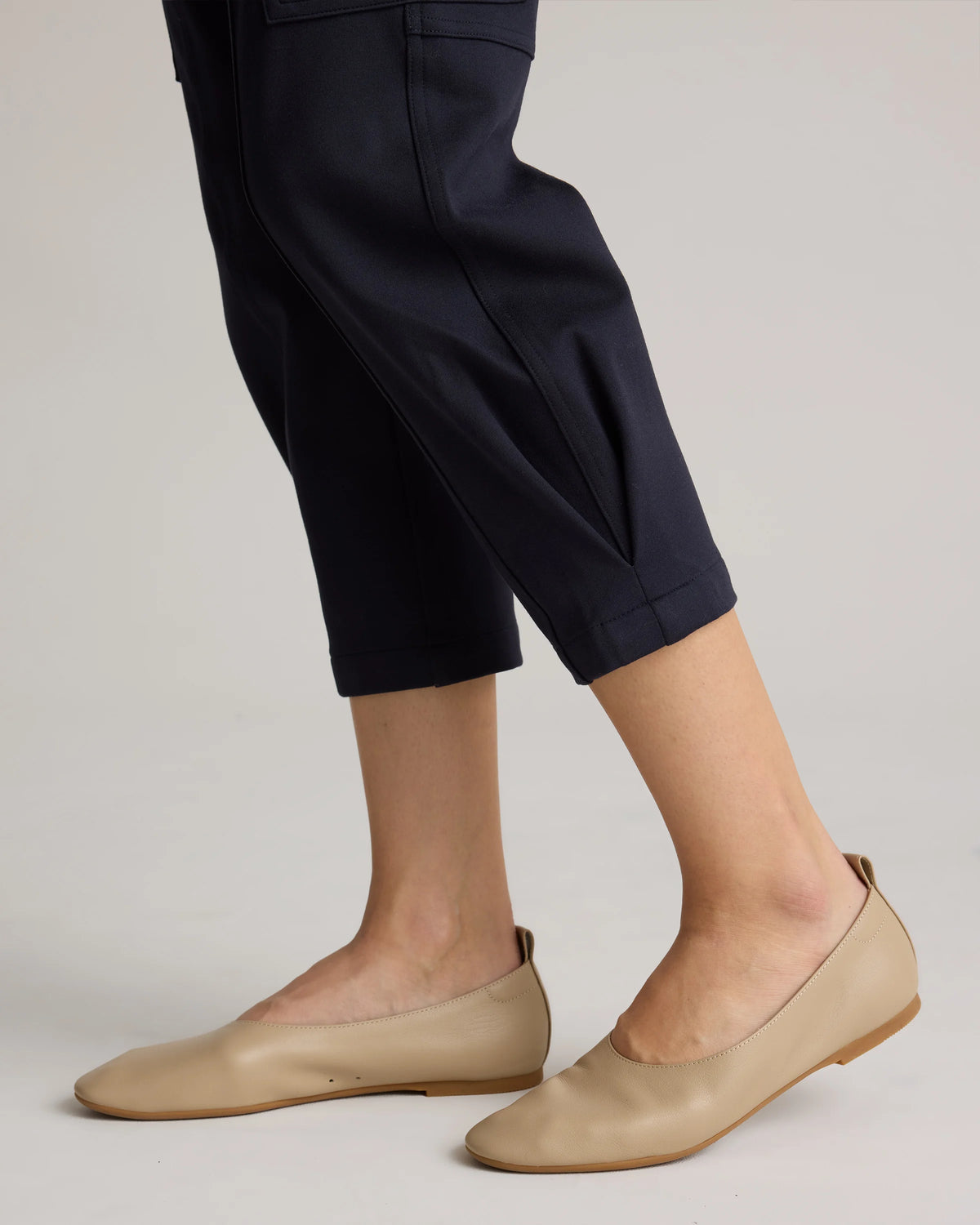 Ultra-Stretch Ponte Tapered Cargo Pants - XS / Black
