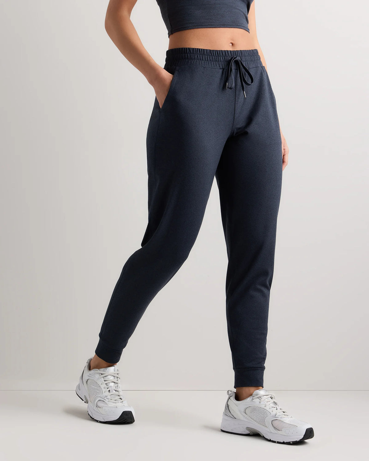 Flowknit Mid-Rise Joggers - XS / Black