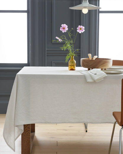 European Linen Tablecloth - 70x90" / Willowleaf Gingham