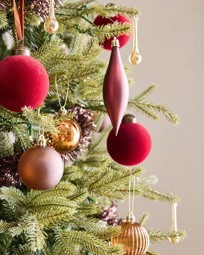 Spruce Artificial Christmas Tree: Unlit - 7' / Forest Green