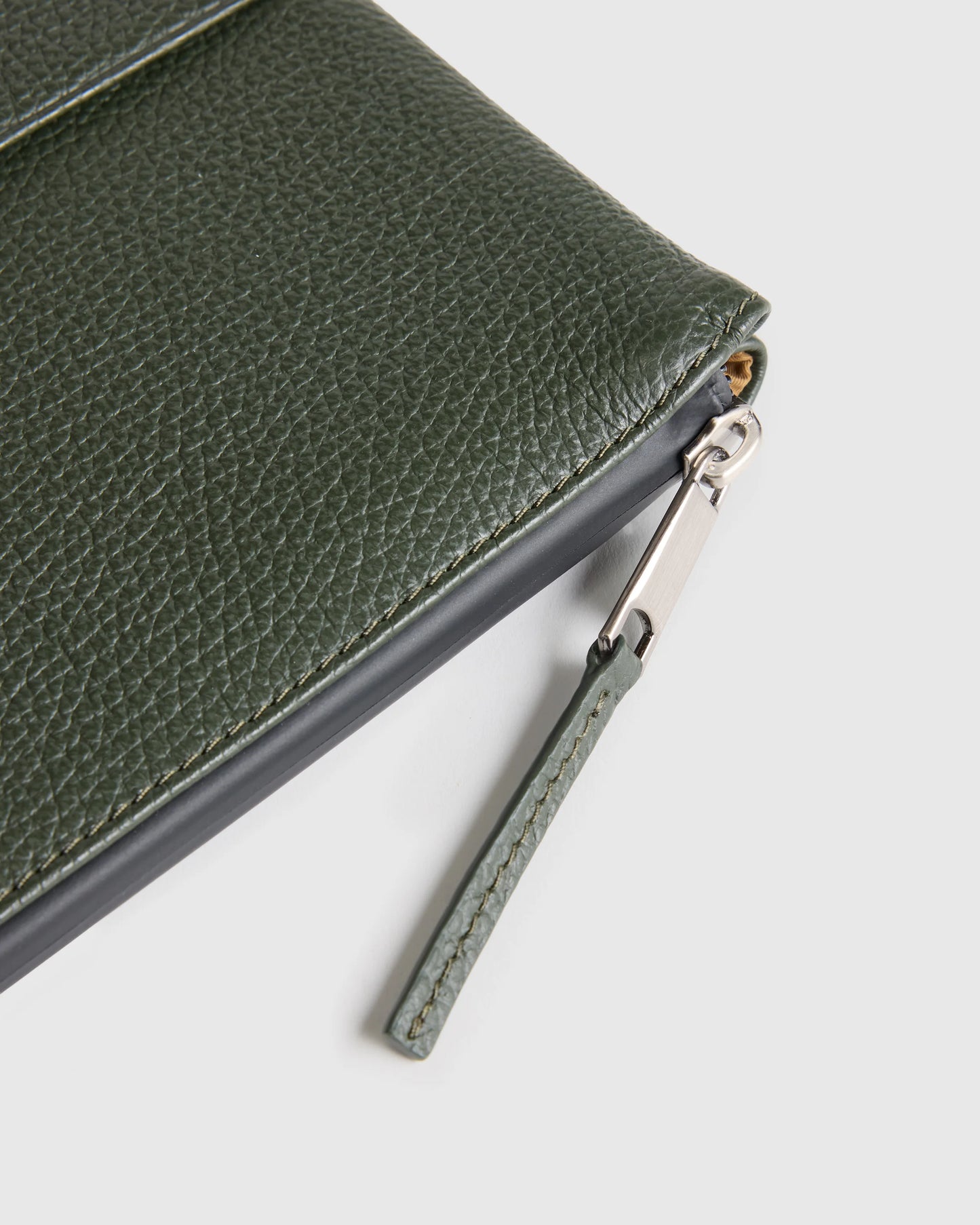 Excursion Italian Leather Tech Folio - 13" Laptop / Dark Navy