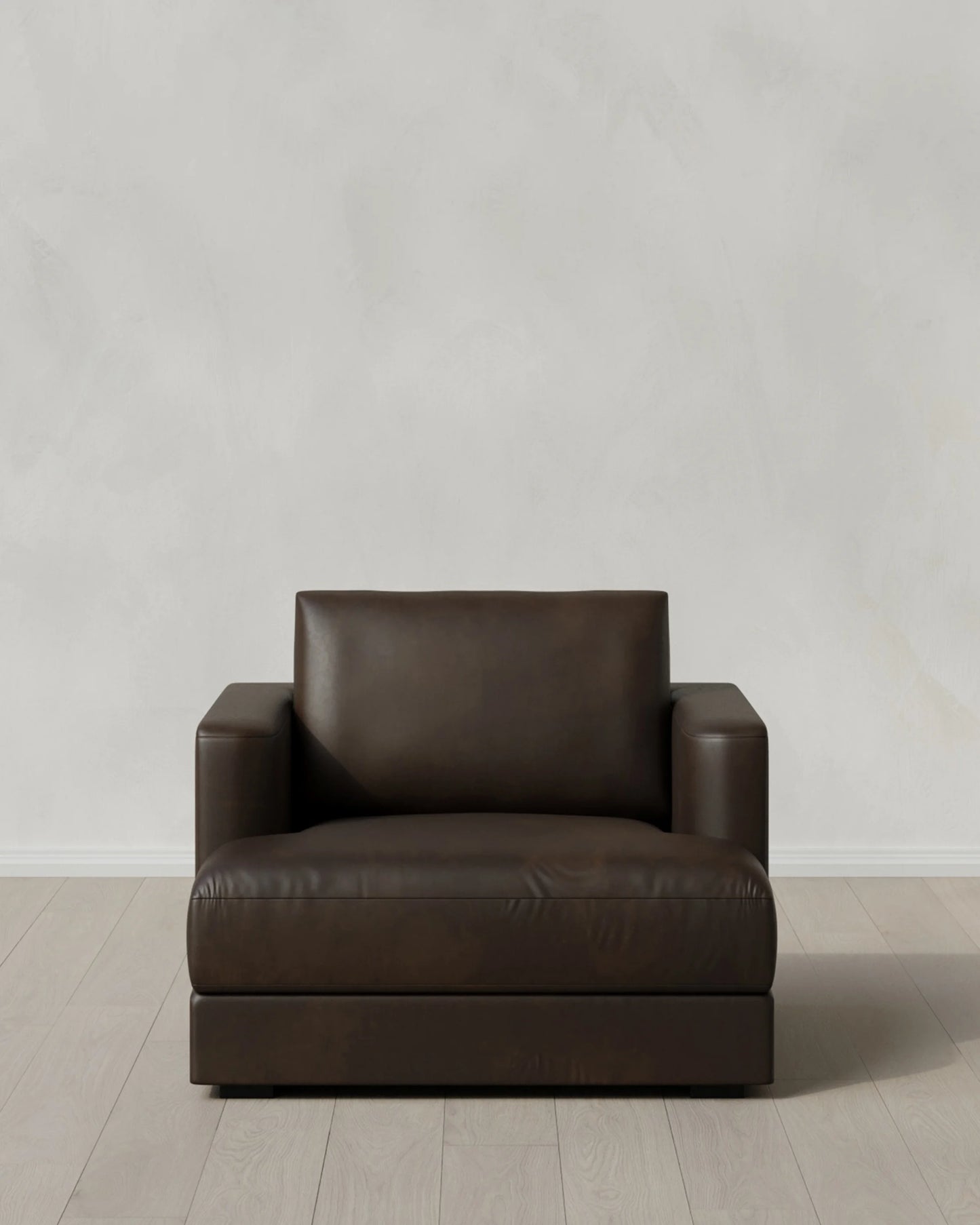 Sierra Curved Arm Accent Chair in Leather - One Size / Scotch