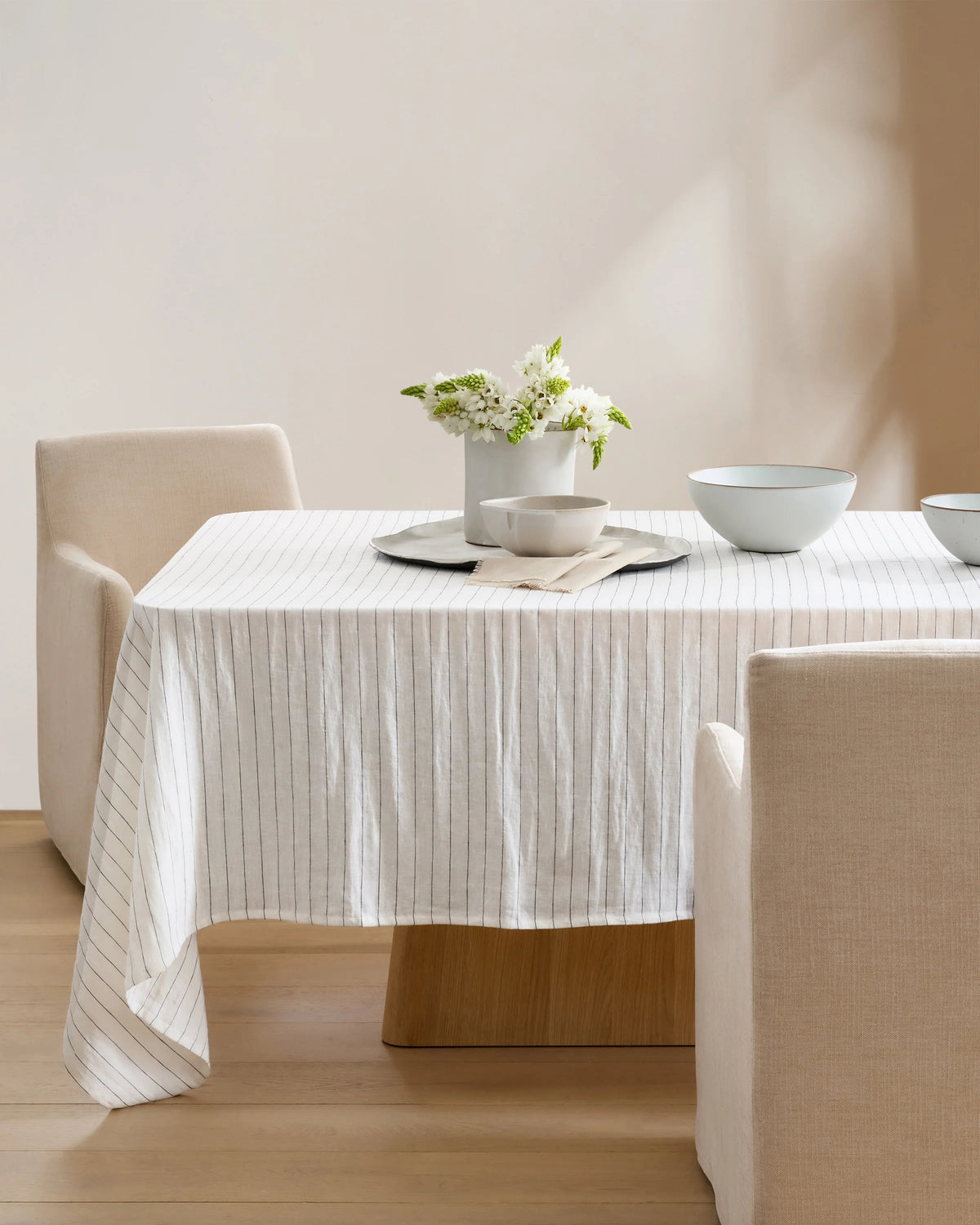 European Linen Pencil Stripe Tablecloth - 70x90" / Pencil Stripe