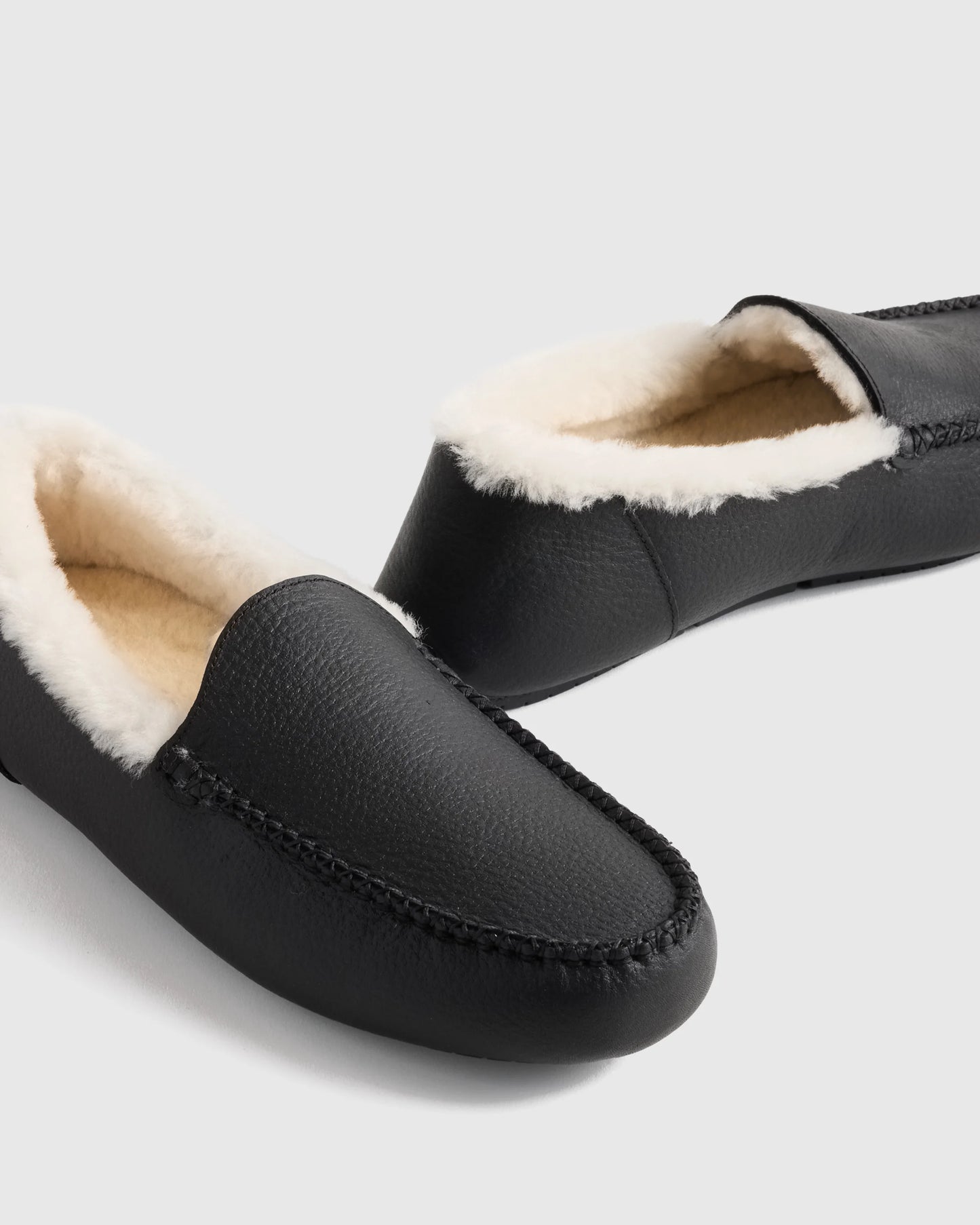 Italian Leather Handstitched Moccasin Slipper - 7 / Black