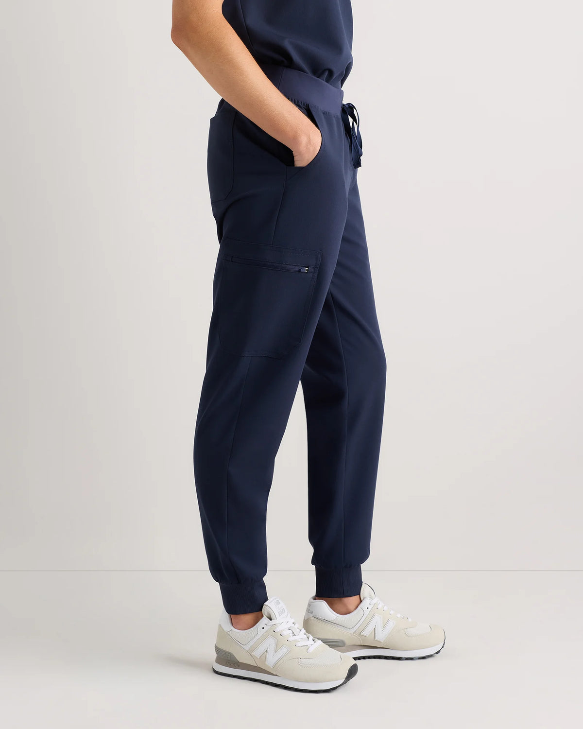 AeraFlex Scrub Joggers - XS / Bold Black